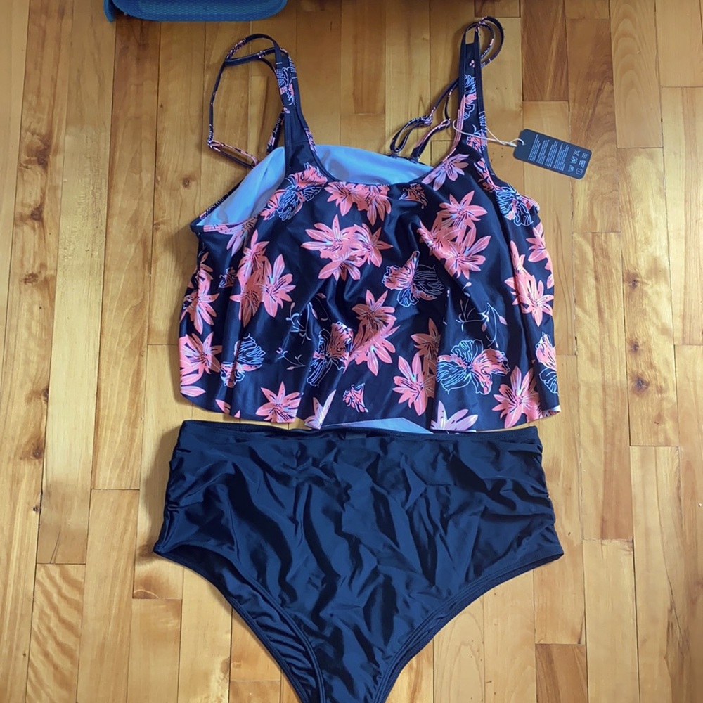 Hibiscus. 2 piece black base. Bathing suit. 2XL.